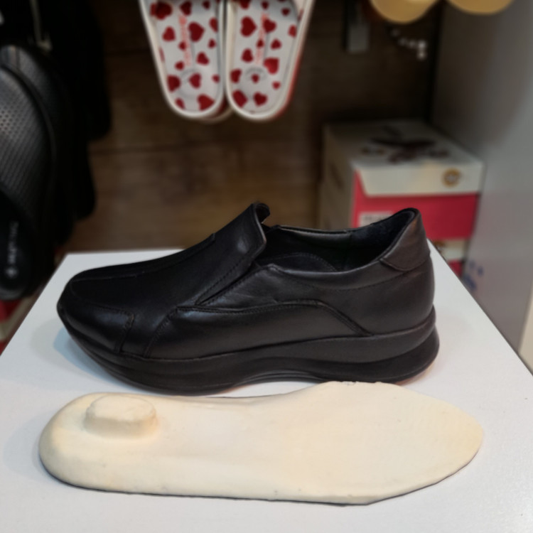 کفش اسپرت طبی زنانه چرم طبیعی / کد 549